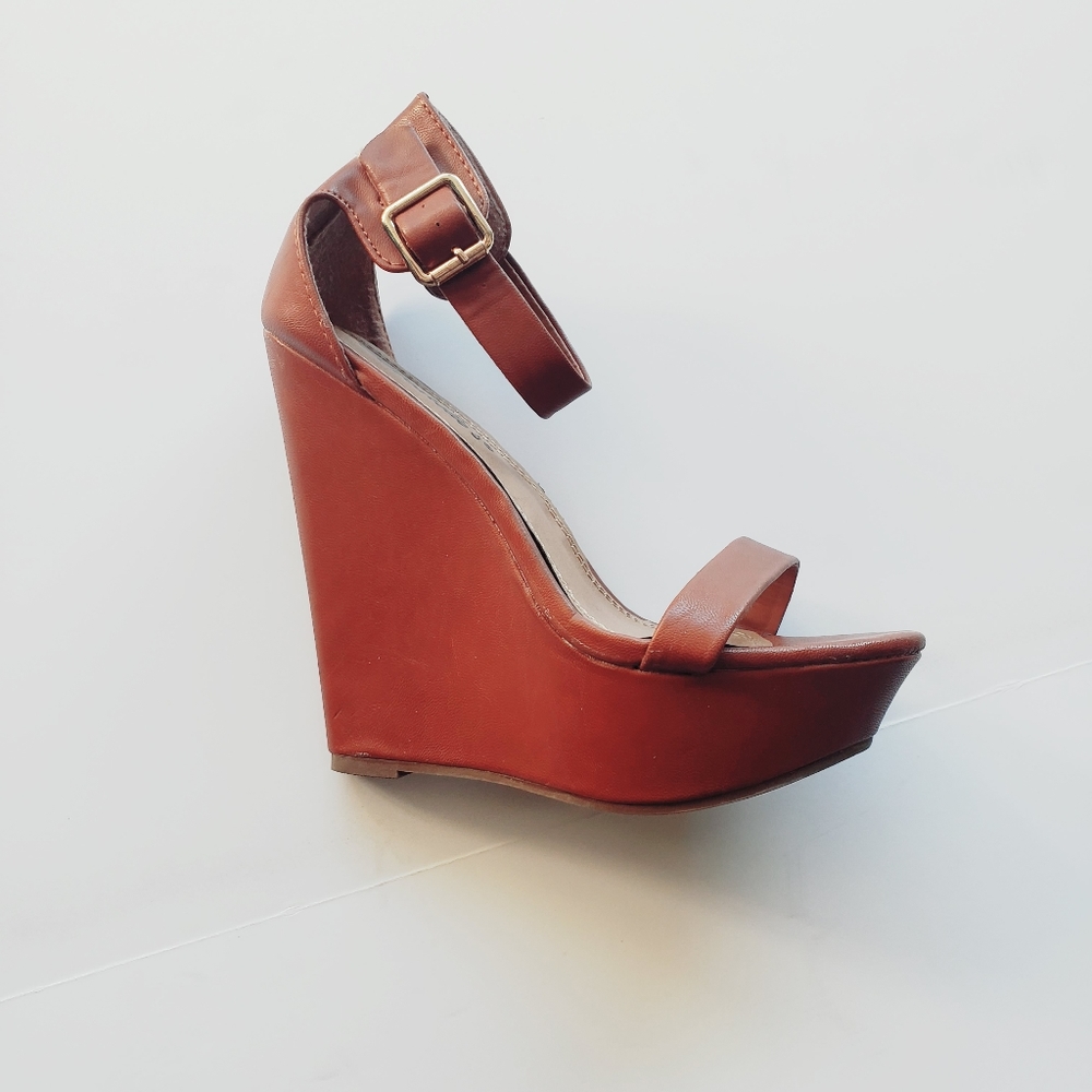 NEW! Breckelles Platforms